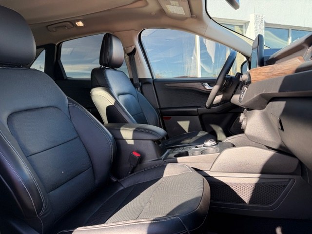 Photo 18 of this FORD ESCAPE