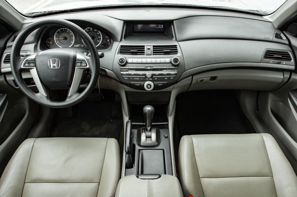 Photo 18 of this HONDA ACCORD