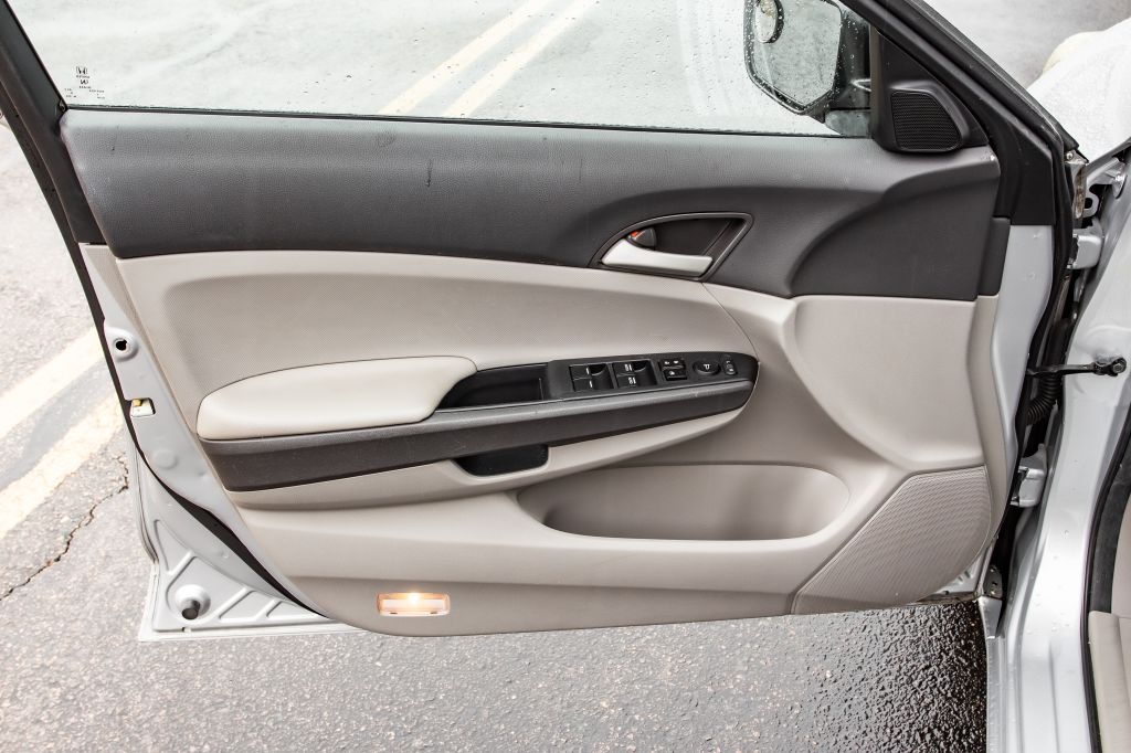 Photo 24 of this HONDA ACCORD