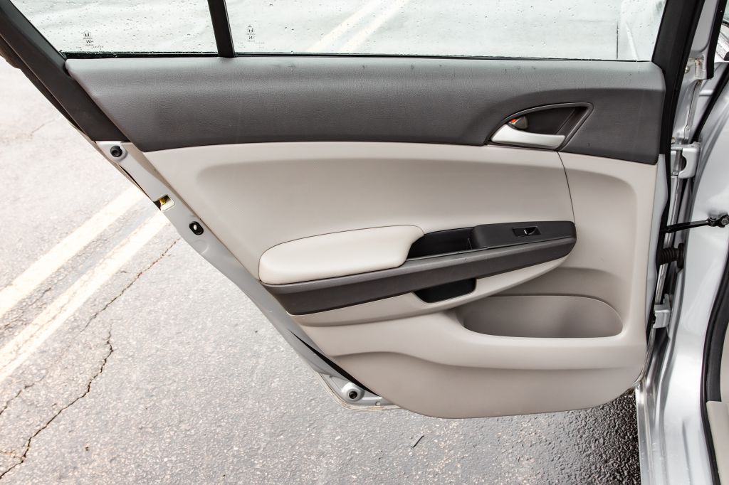 Photo 25 of this HONDA ACCORD