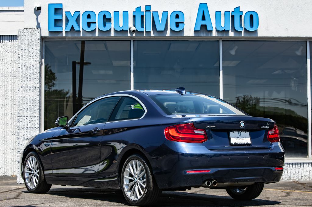 Photo 5 of this BMW 228