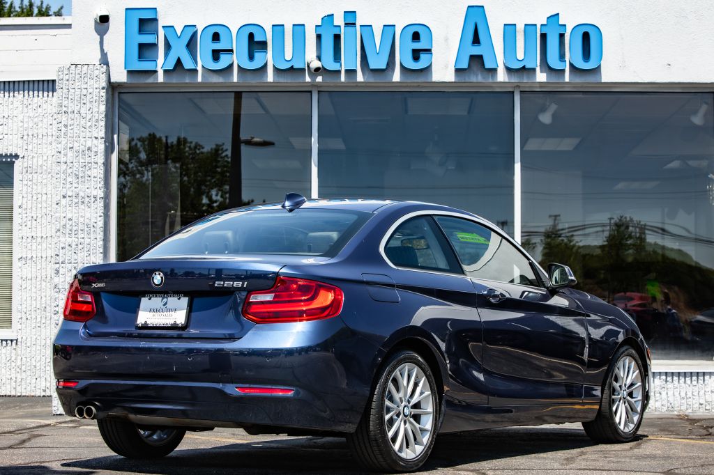 Photo 7 of this BMW 228