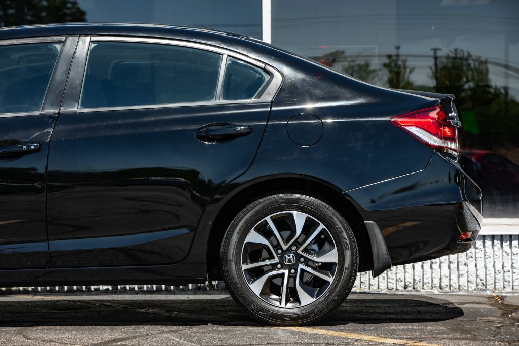 Photo 12 of this HONDA CIVIC