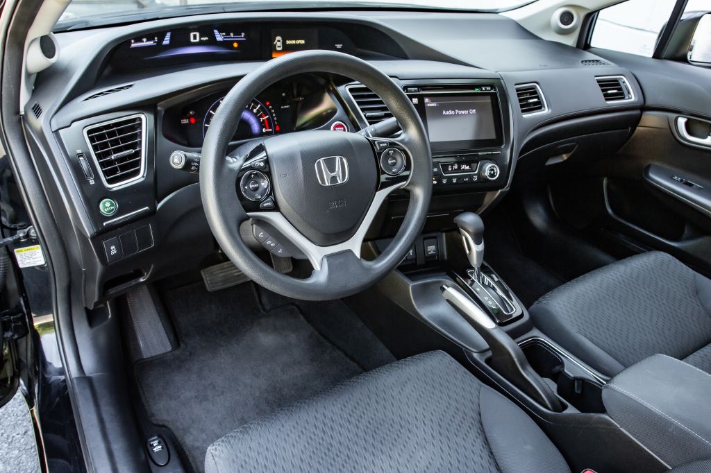 Photo 17 of this HONDA CIVIC