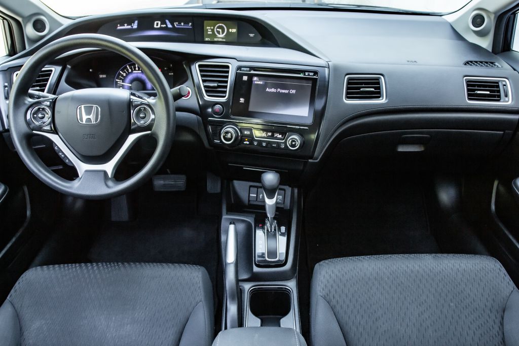 Photo 18 of this HONDA CIVIC