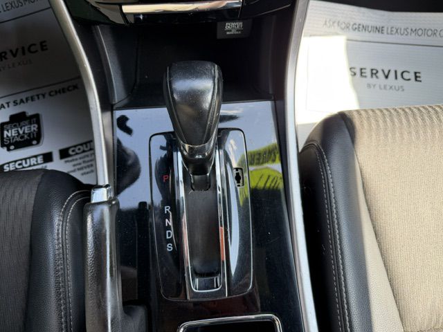Photo 19 of this HONDA ACCORD