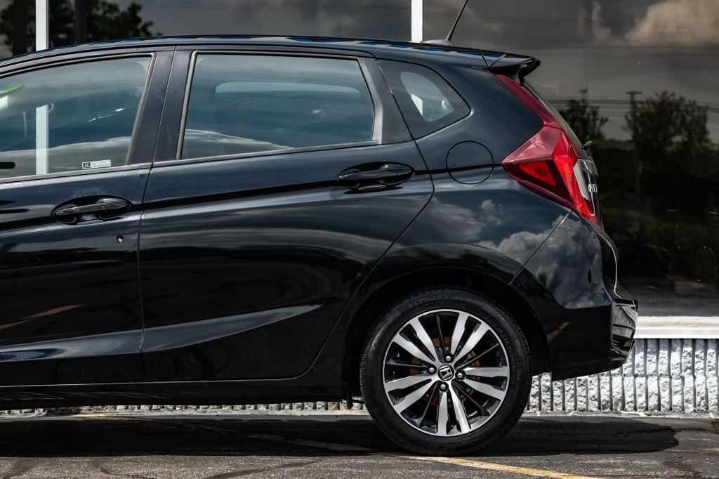 Photo 12 of this HONDA FIT