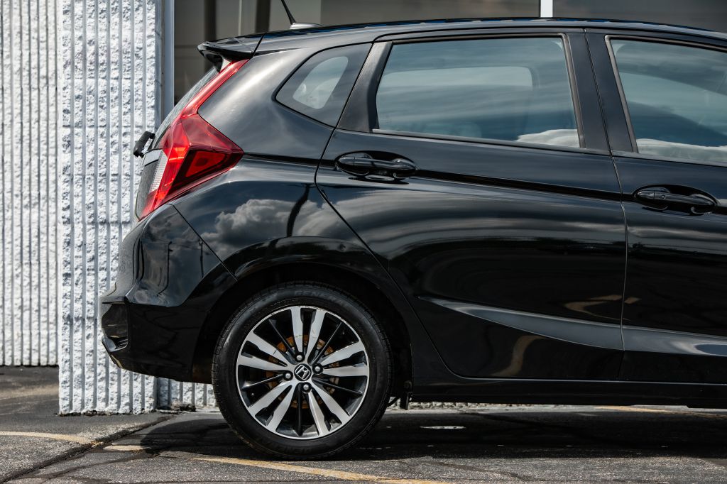 Photo 9 of this HONDA FIT