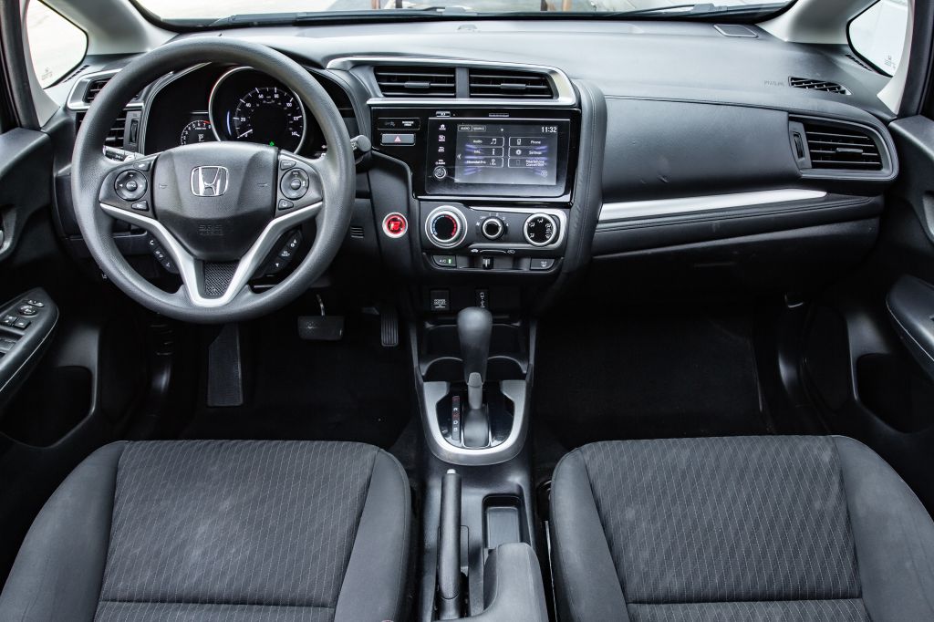 Photo 18 of this HONDA FIT