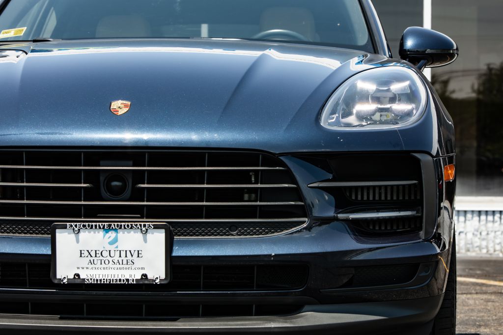 Photo 13 of this PORSCHE MACAN