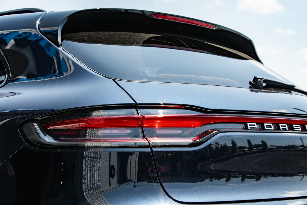 Photo 16 of this PORSCHE MACAN