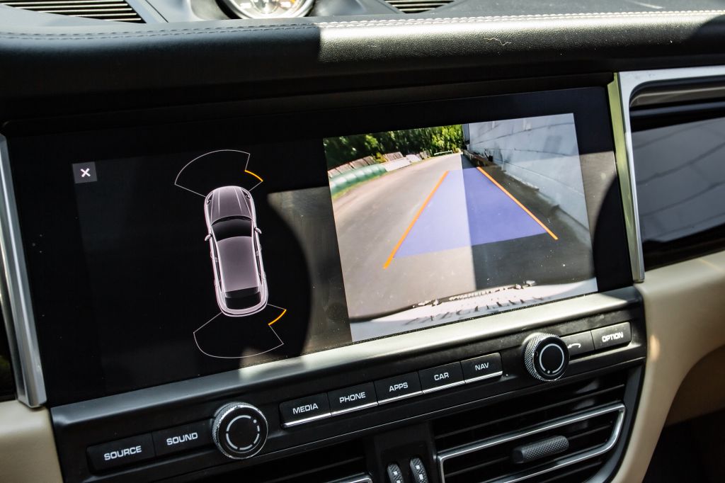 Photo 22 of this PORSCHE MACAN