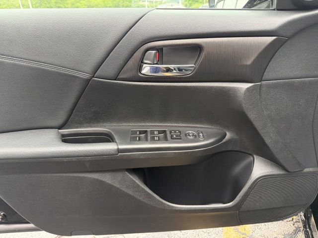 Photo 9 of this HONDA ACCORD