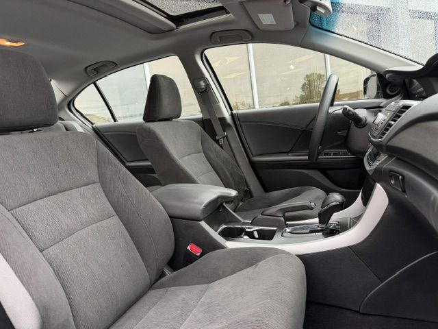 Photo 13 of this HONDA ACCORD