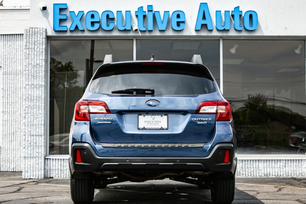 Photo 6 of this SUBARU OUTBACK