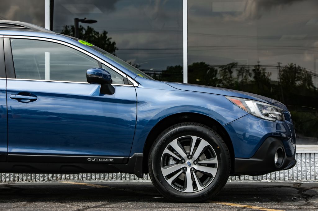 Photo 10 of this SUBARU OUTBACK