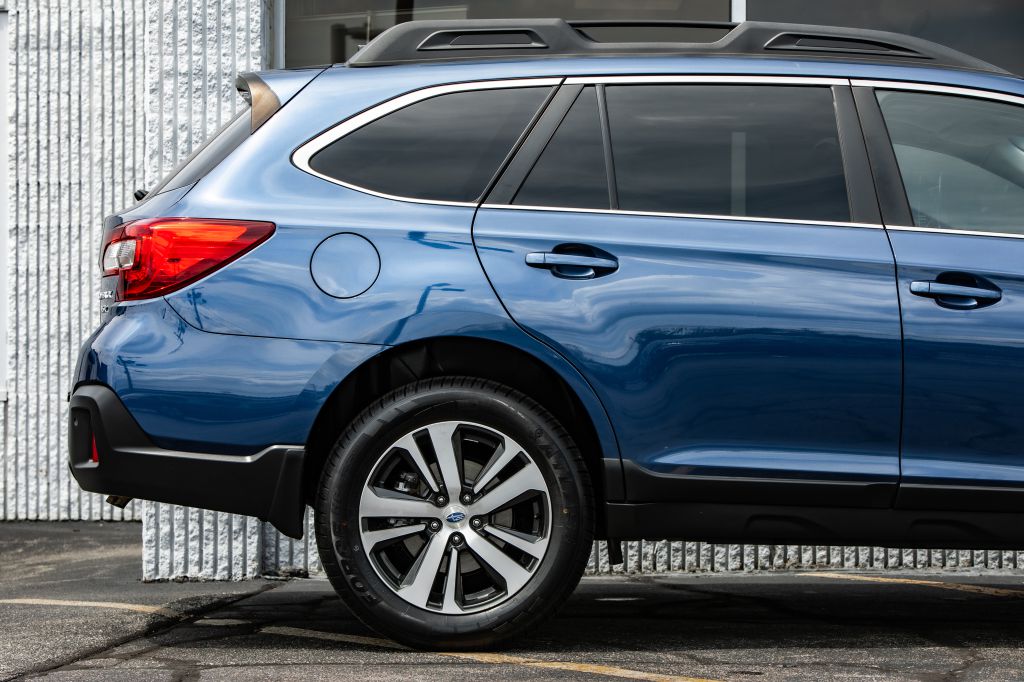 Photo 9 of this SUBARU OUTBACK
