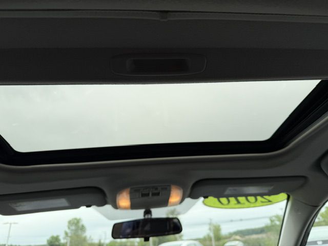 Photo 13 of this TOYOTA COROLLA