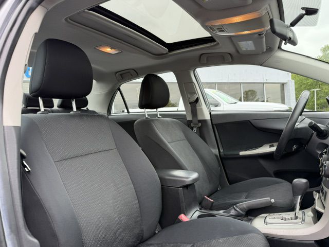 Photo 14 of this TOYOTA COROLLA
