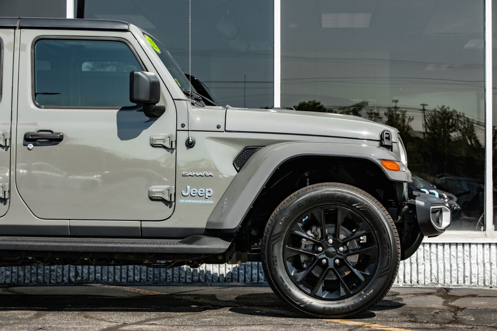Photo 10 of this JEEP WRANGLER