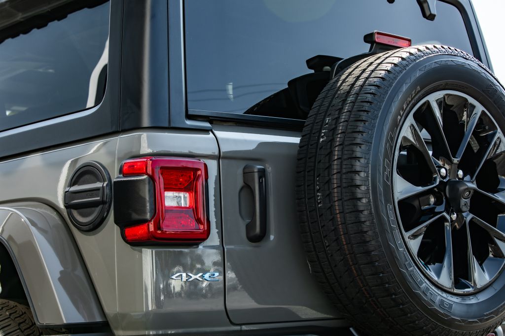 Photo 16 of this JEEP WRANGLER