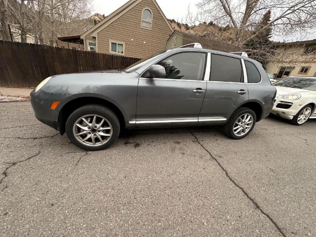 Photo 13 of this PORSCHE CAYENNE