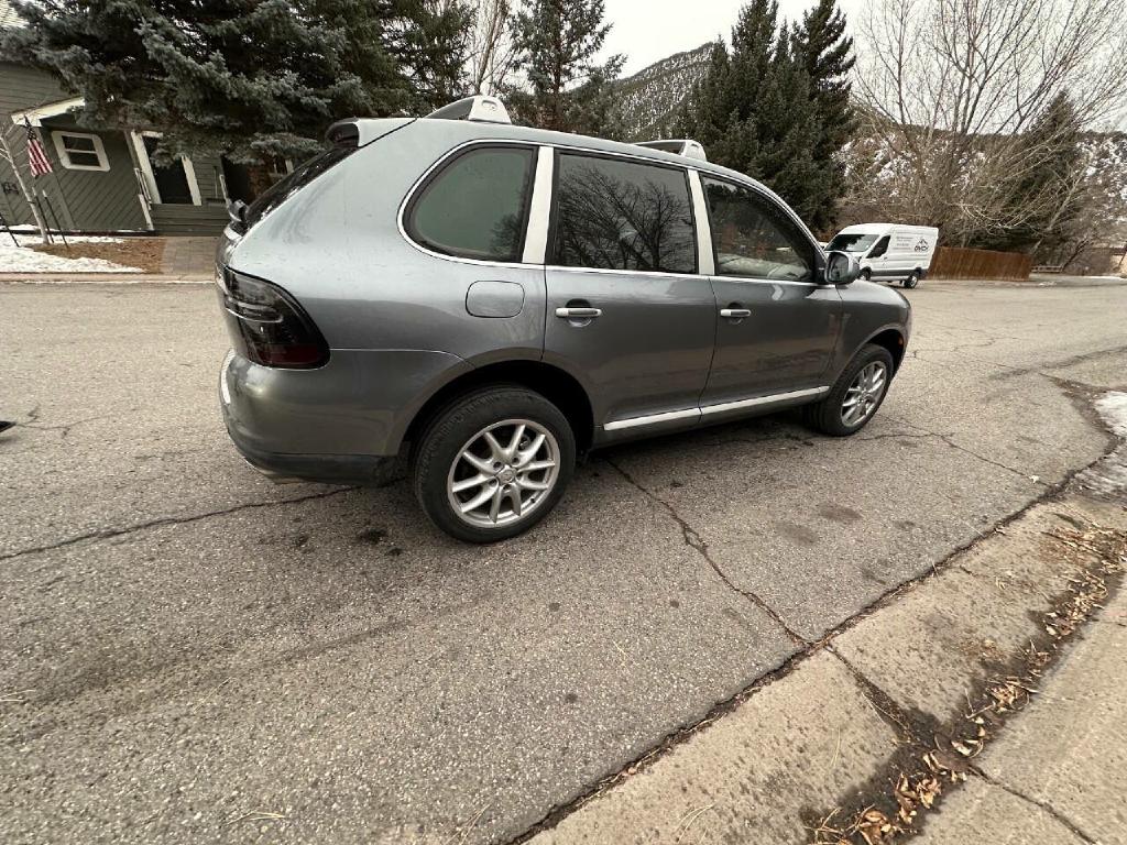 Photo 28 of this PORSCHE CAYENNE