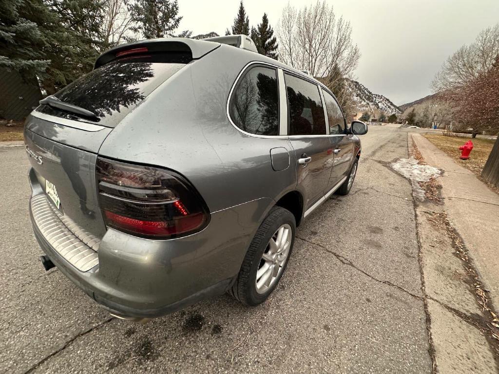 Photo 35 of this PORSCHE CAYENNE