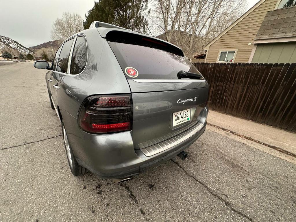 Photo 40 of this PORSCHE CAYENNE