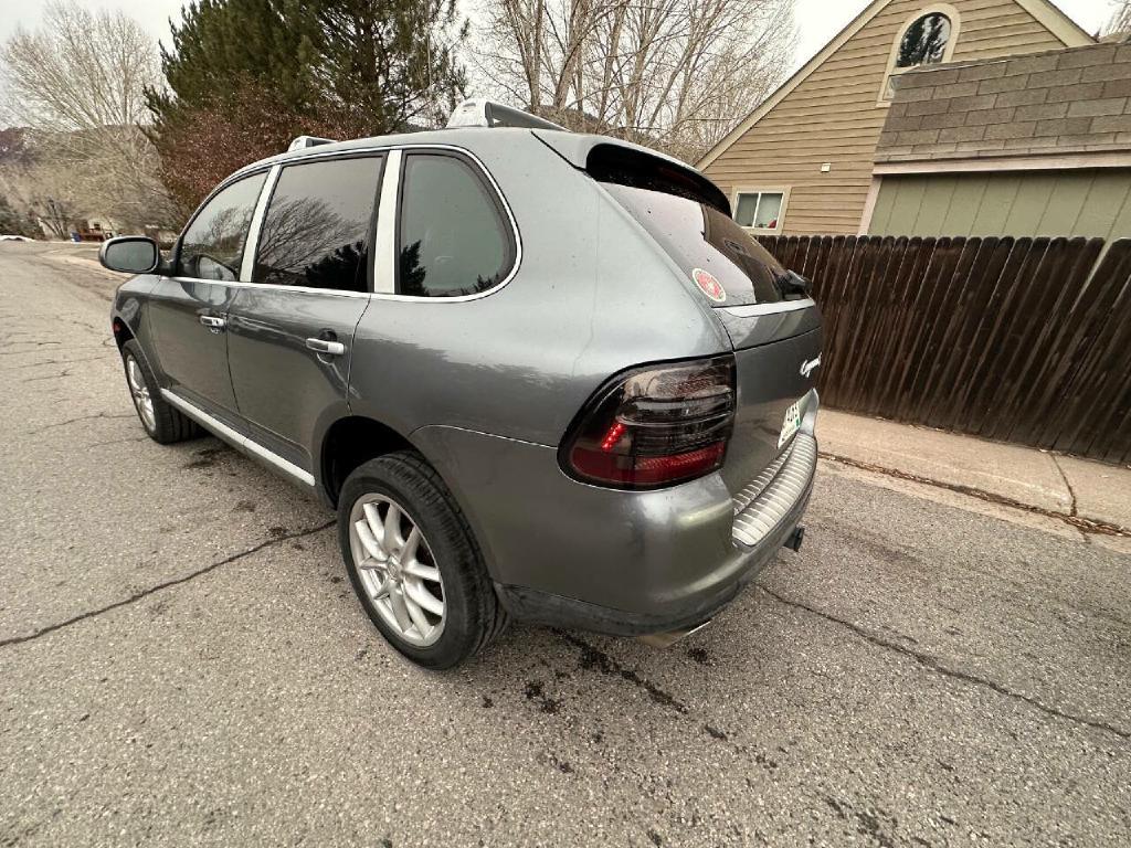 Photo 41 of this PORSCHE CAYENNE
