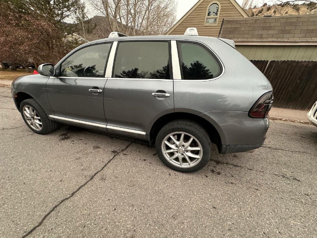 Photo 43 of this PORSCHE CAYENNE