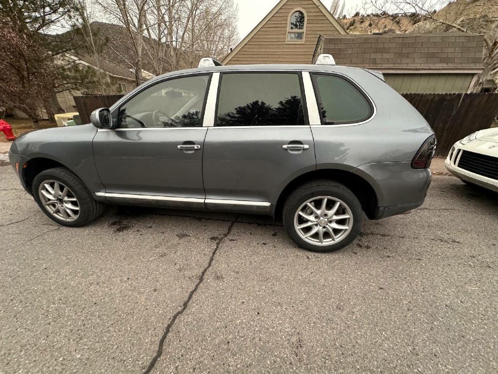 Photo 44 of this PORSCHE CAYENNE