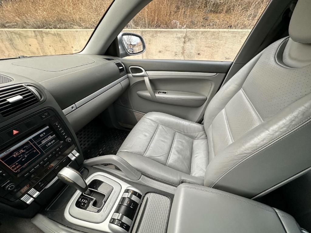 Photo 52 of this PORSCHE CAYENNE