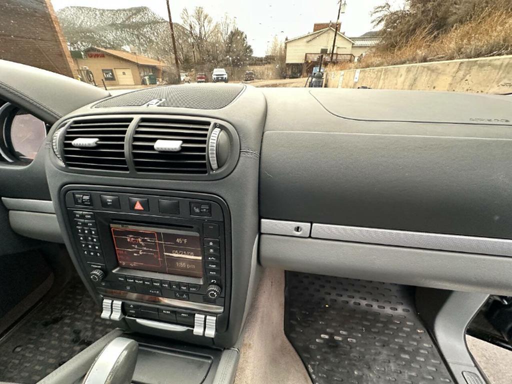 Photo 61 of this PORSCHE CAYENNE