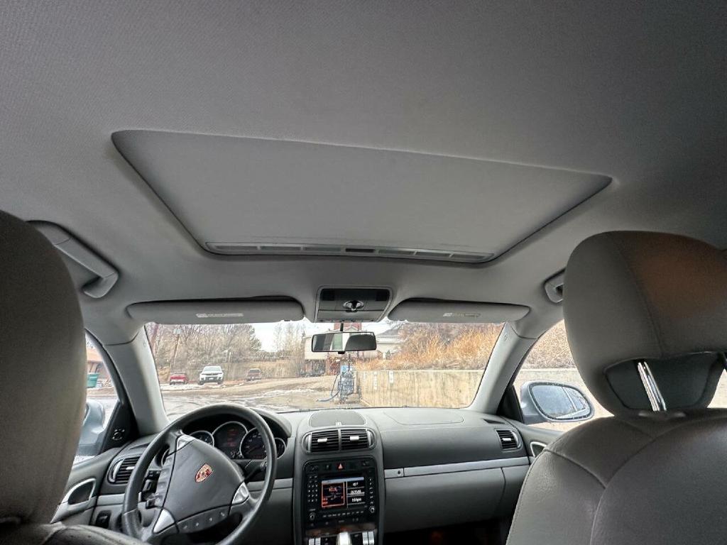 Photo 68 of this PORSCHE CAYENNE