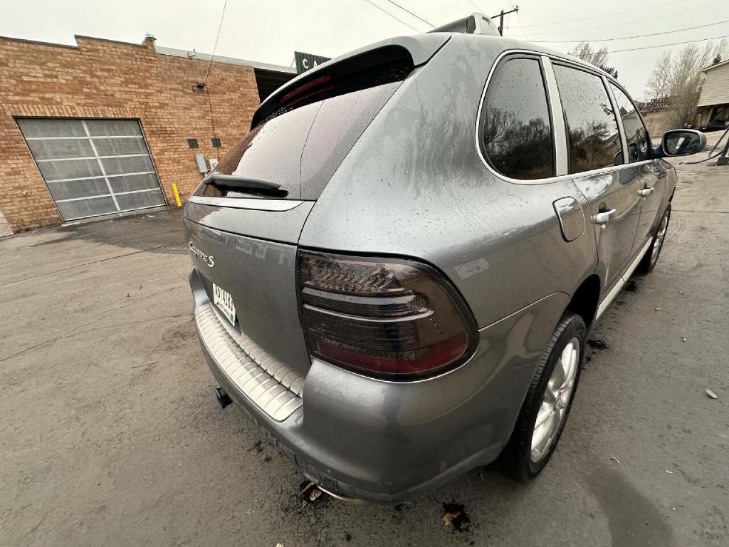 Photo 71 of this PORSCHE CAYENNE