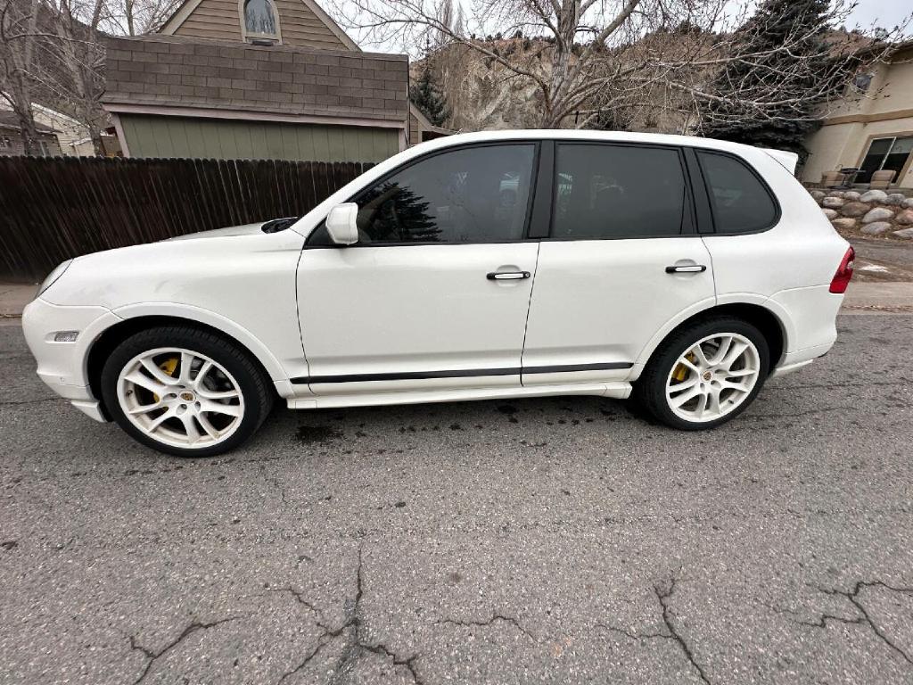Photo 4 of this PORSCHE CAYENNE