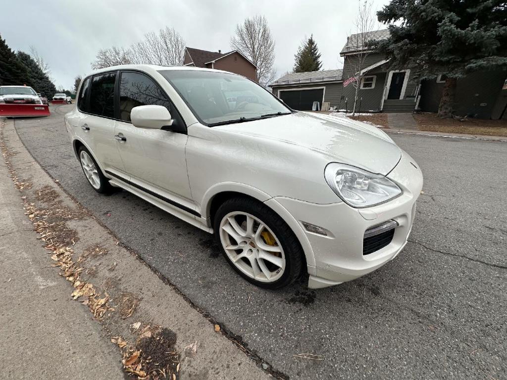 Photo 12 of this PORSCHE CAYENNE
