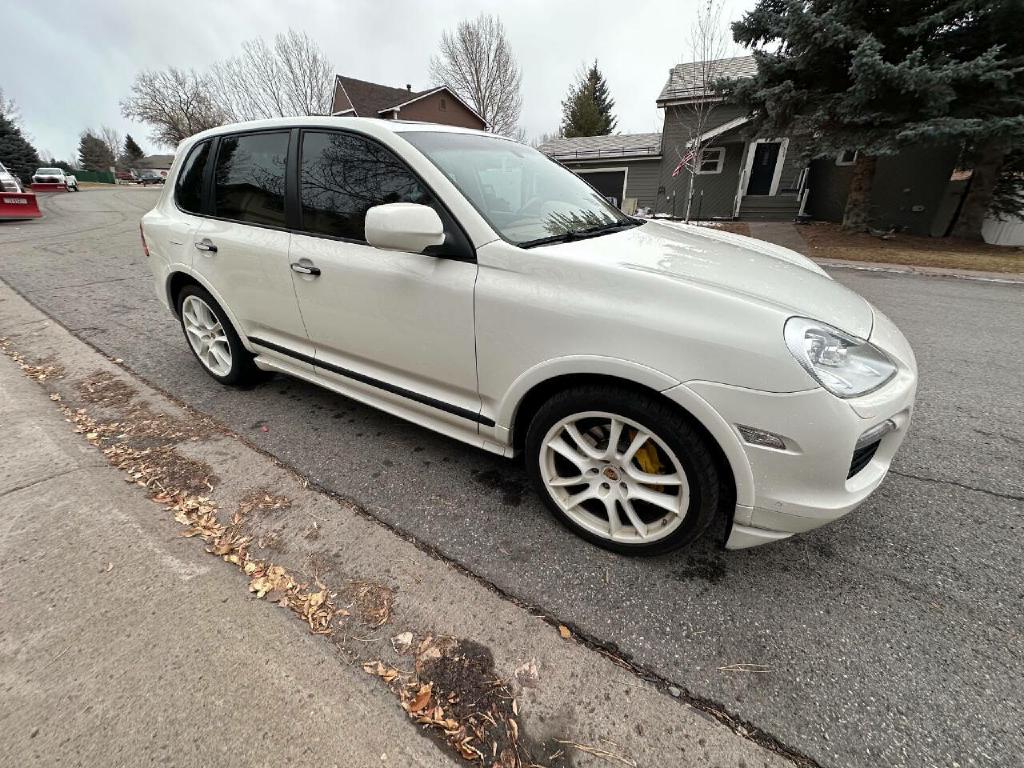 Photo 15 of this PORSCHE CAYENNE