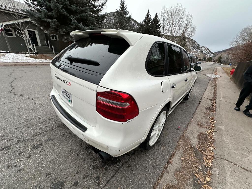 Photo 19 of this PORSCHE CAYENNE