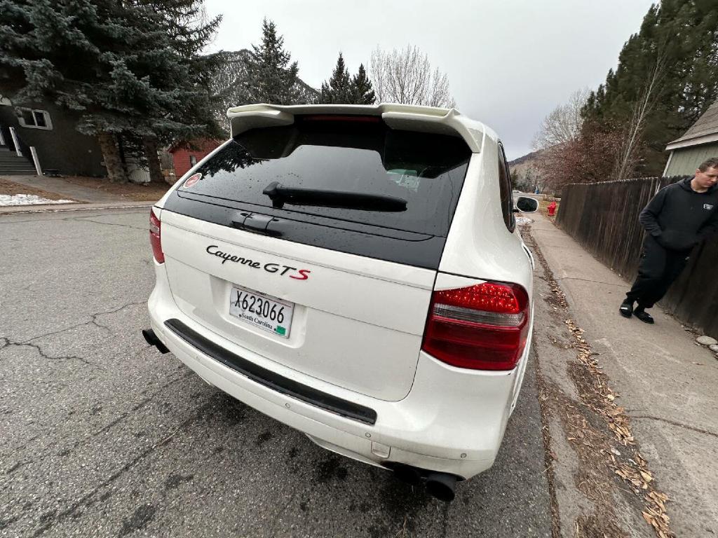 Photo 20 of this PORSCHE CAYENNE