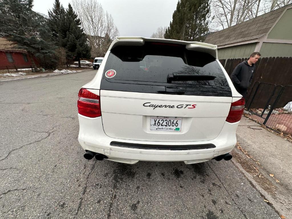 Photo 22 of this PORSCHE CAYENNE
