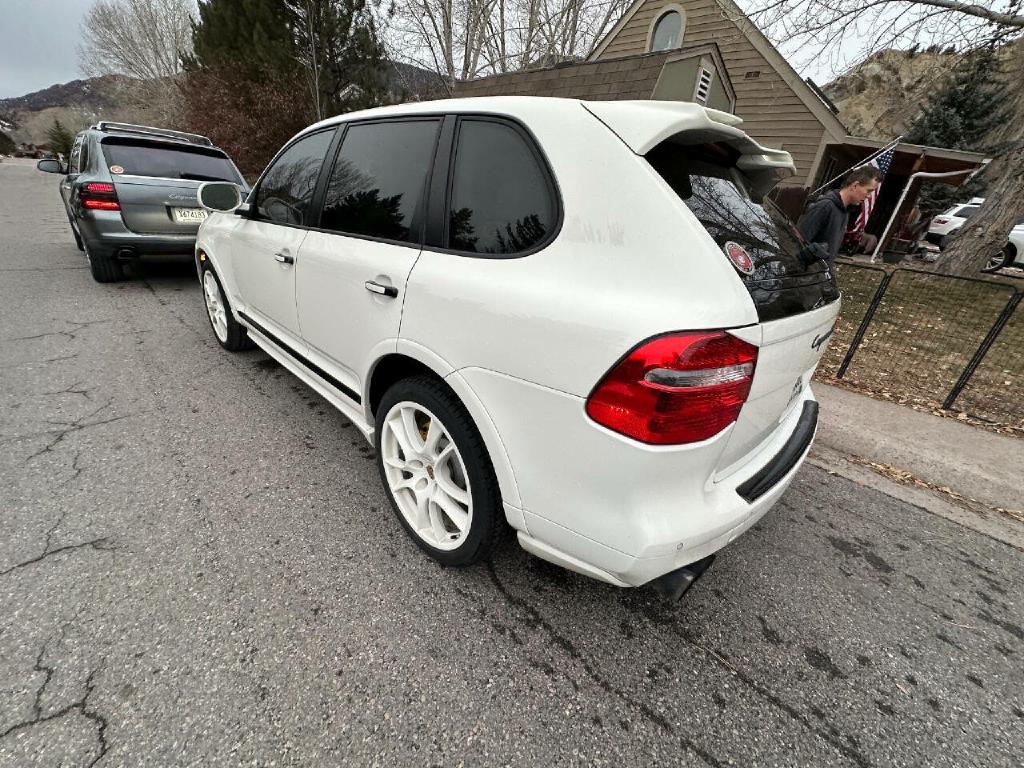 Photo 25 of this PORSCHE CAYENNE