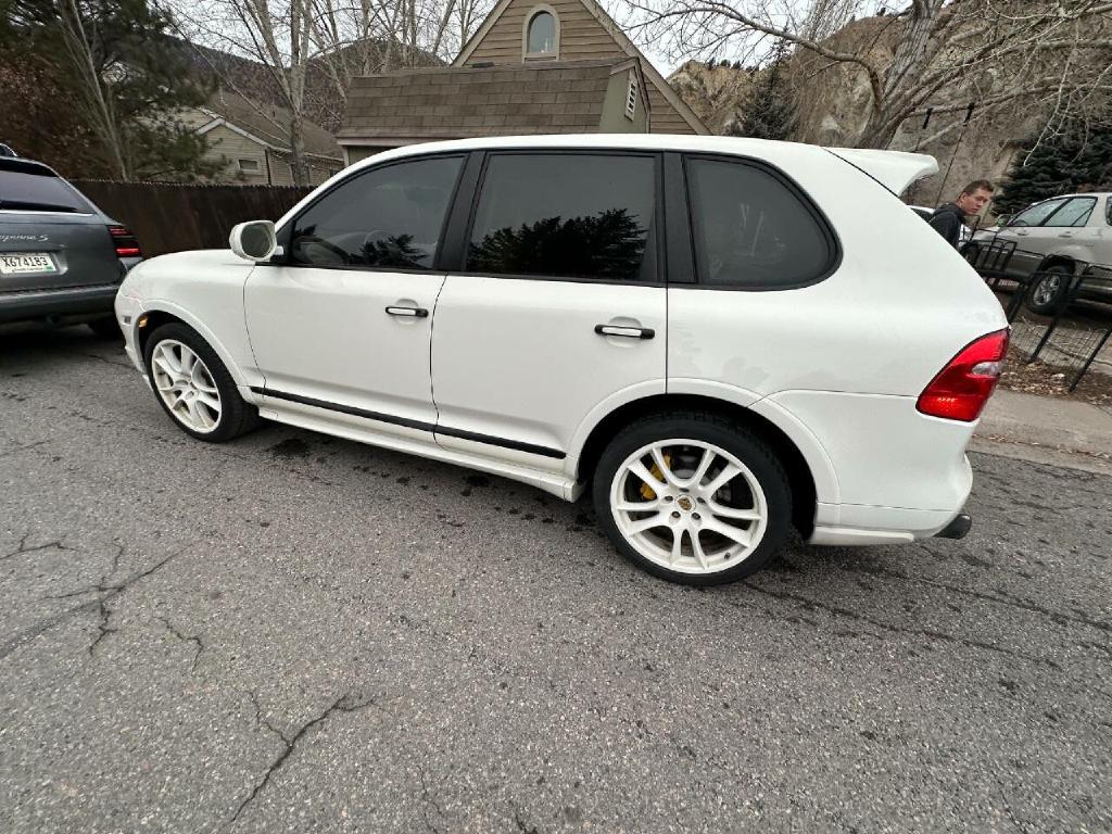 Photo 27 of this PORSCHE CAYENNE