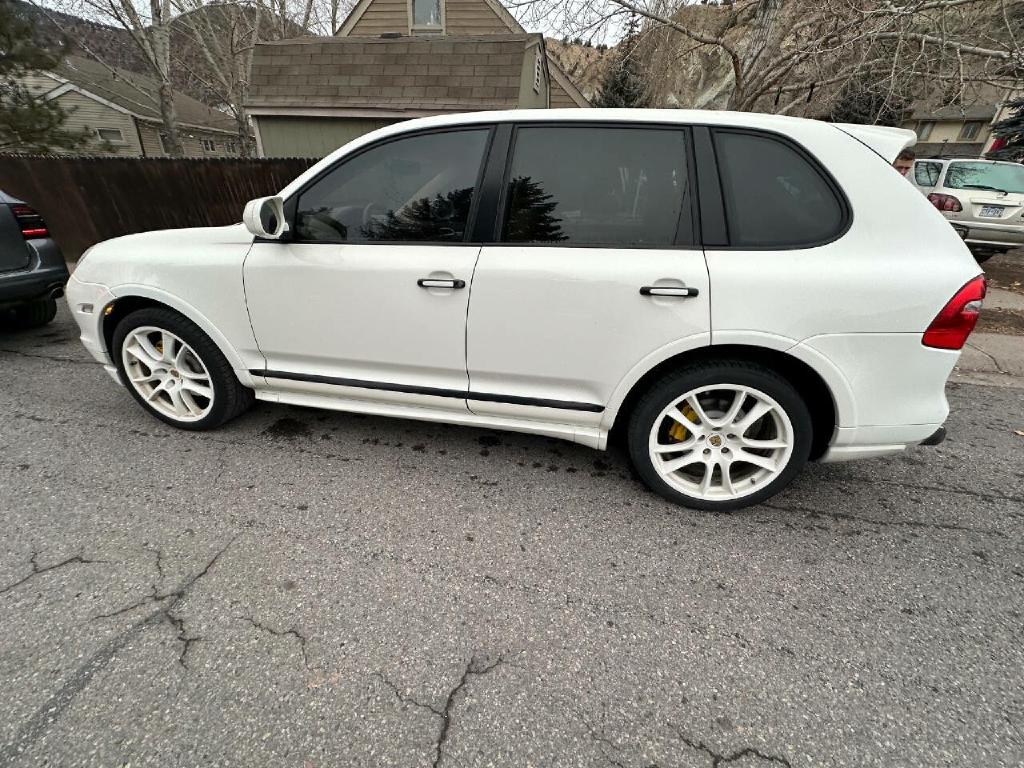 Photo 28 of this PORSCHE CAYENNE