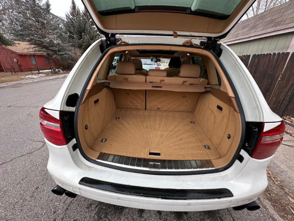 Photo 35 of this PORSCHE CAYENNE