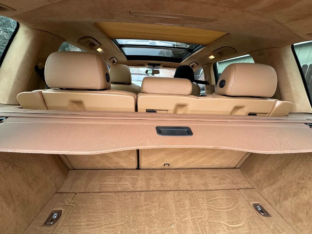 Photo 37 of this PORSCHE CAYENNE