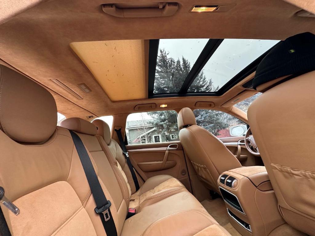Photo 42 of this PORSCHE CAYENNE