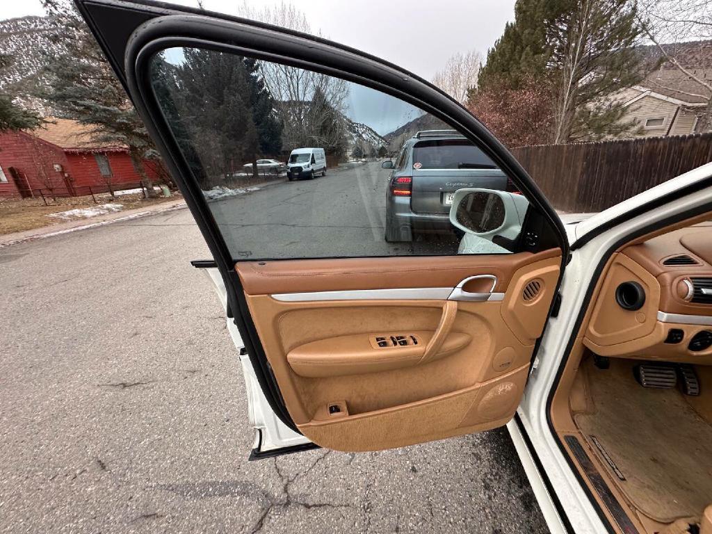 Photo 50 of this PORSCHE CAYENNE