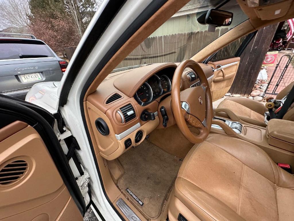 Photo 54 of this PORSCHE CAYENNE